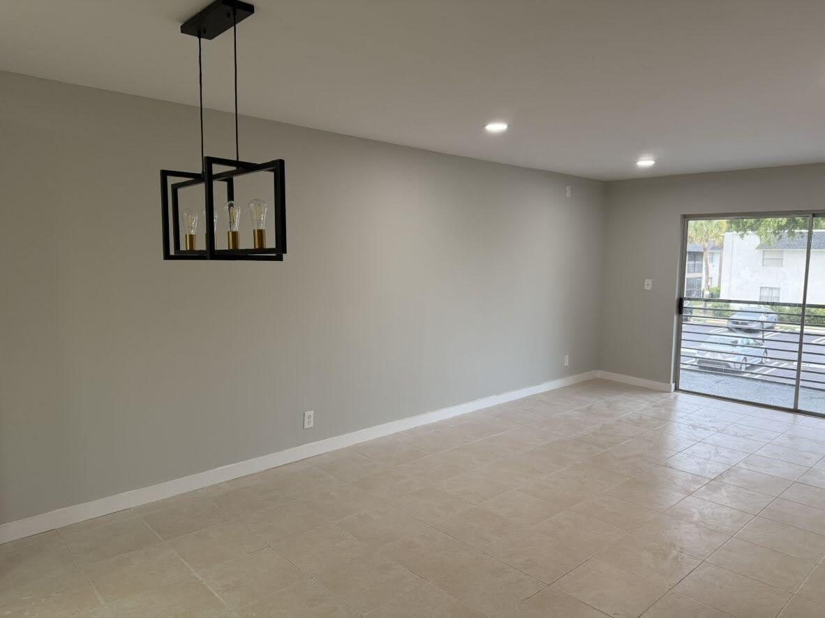 2810 Riverside Drive – photo 3
