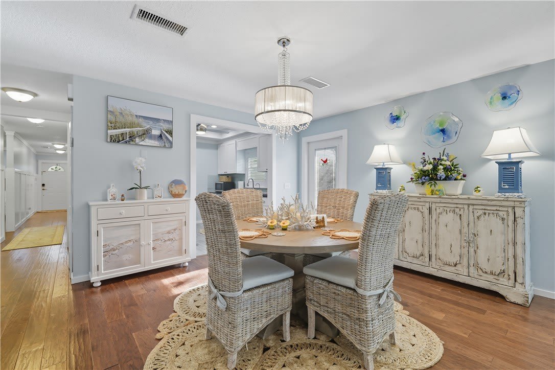 676 Royal Palm Place – photo 3
