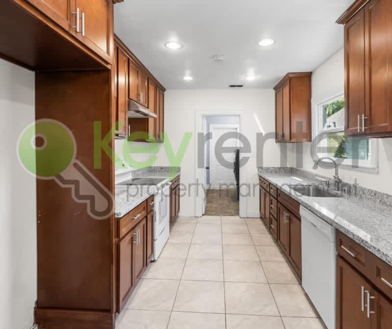 2905 Garfield Avenue – photo 5