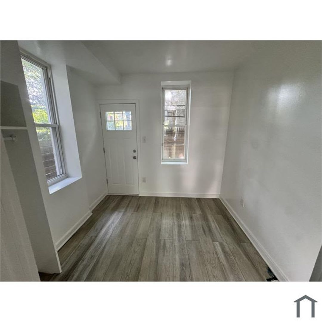 2531 N Dover St – photo 4