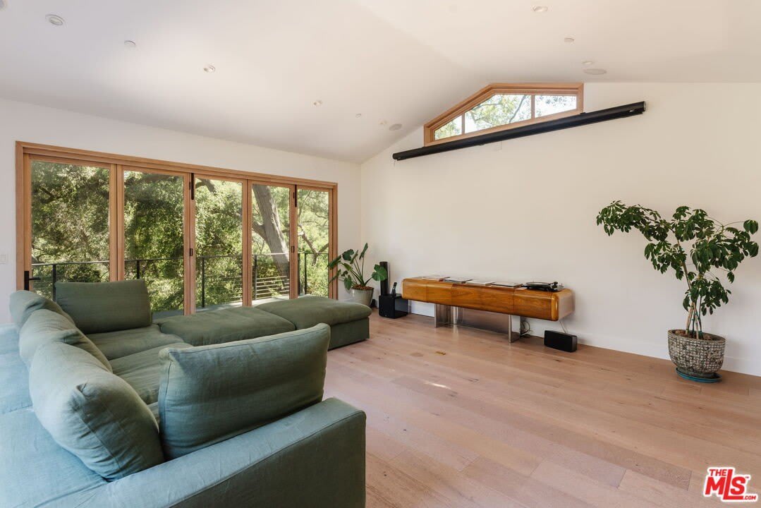 1149 Old Topanga Canyon Rd – photo 2