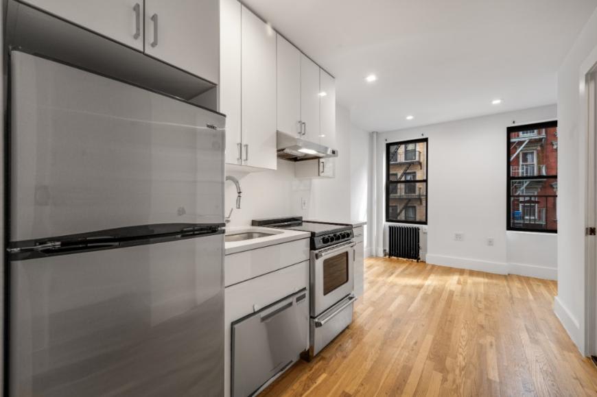437 East 9th Street – photo 1