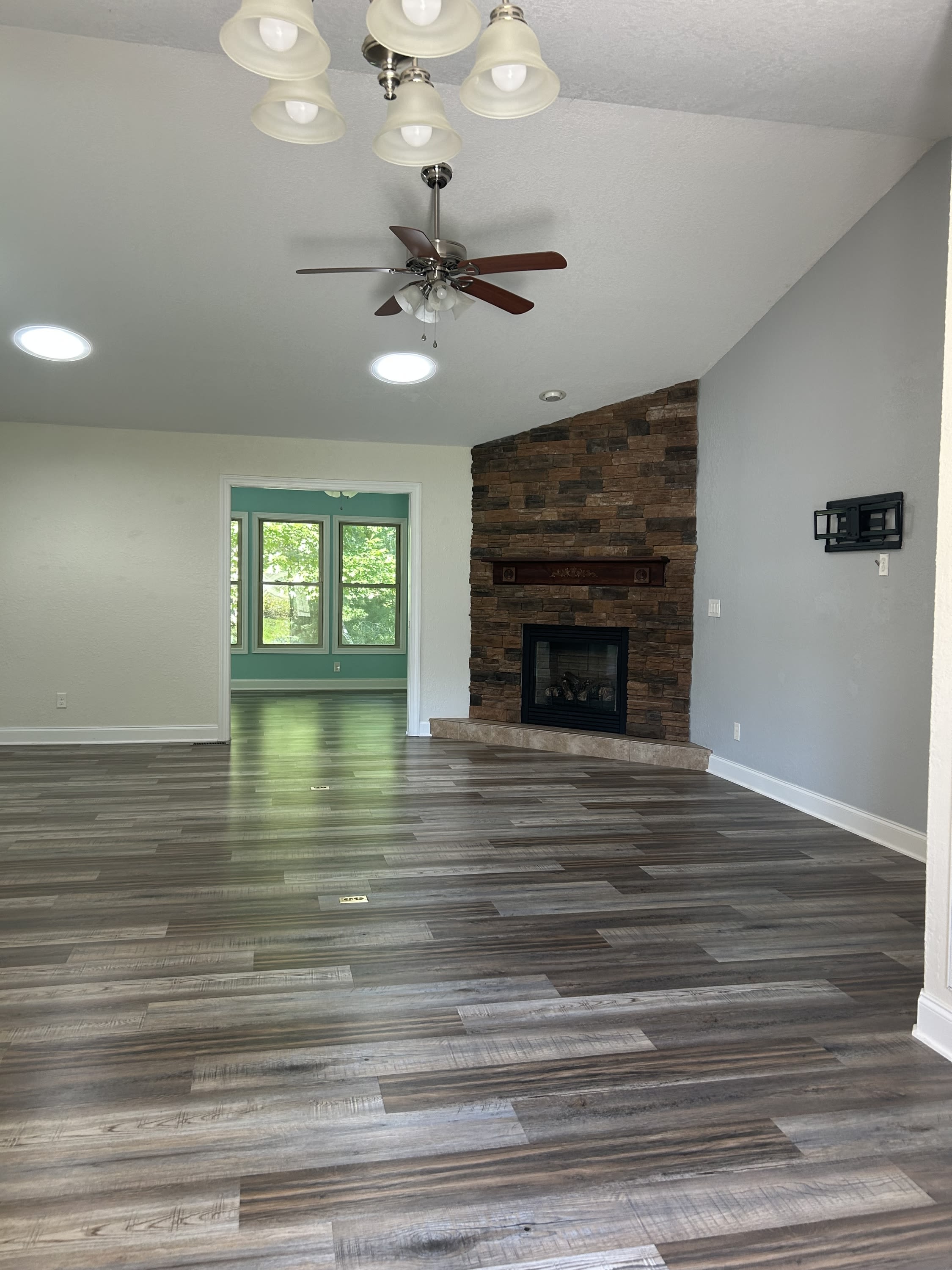 40 Brooks Lane – photo 3