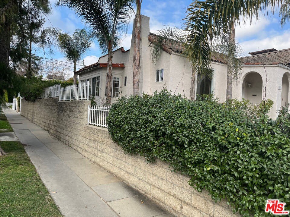 101 N La Peer Dr – photo 5