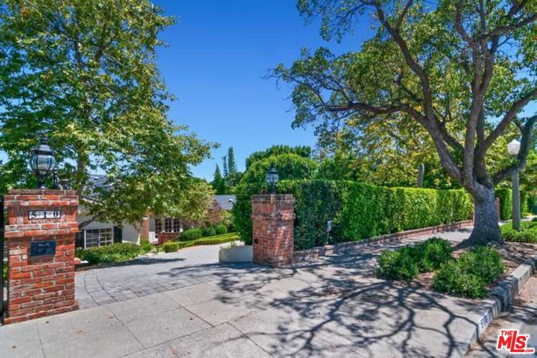 510 Toyopa Dr – photo 2