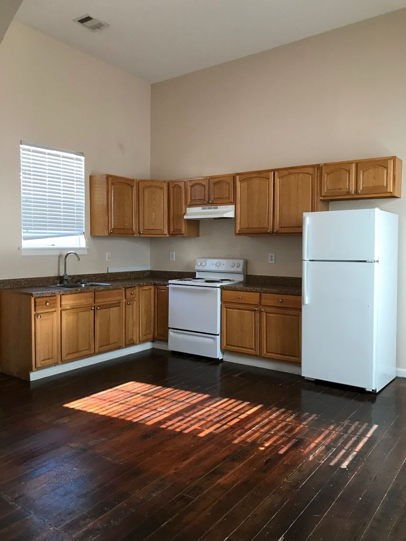 SPACIOUS 3 BR/2 BA Rental in Mid-City with BACKYARD and DRIVEWAY (Section 8 not accepted) – photo 5