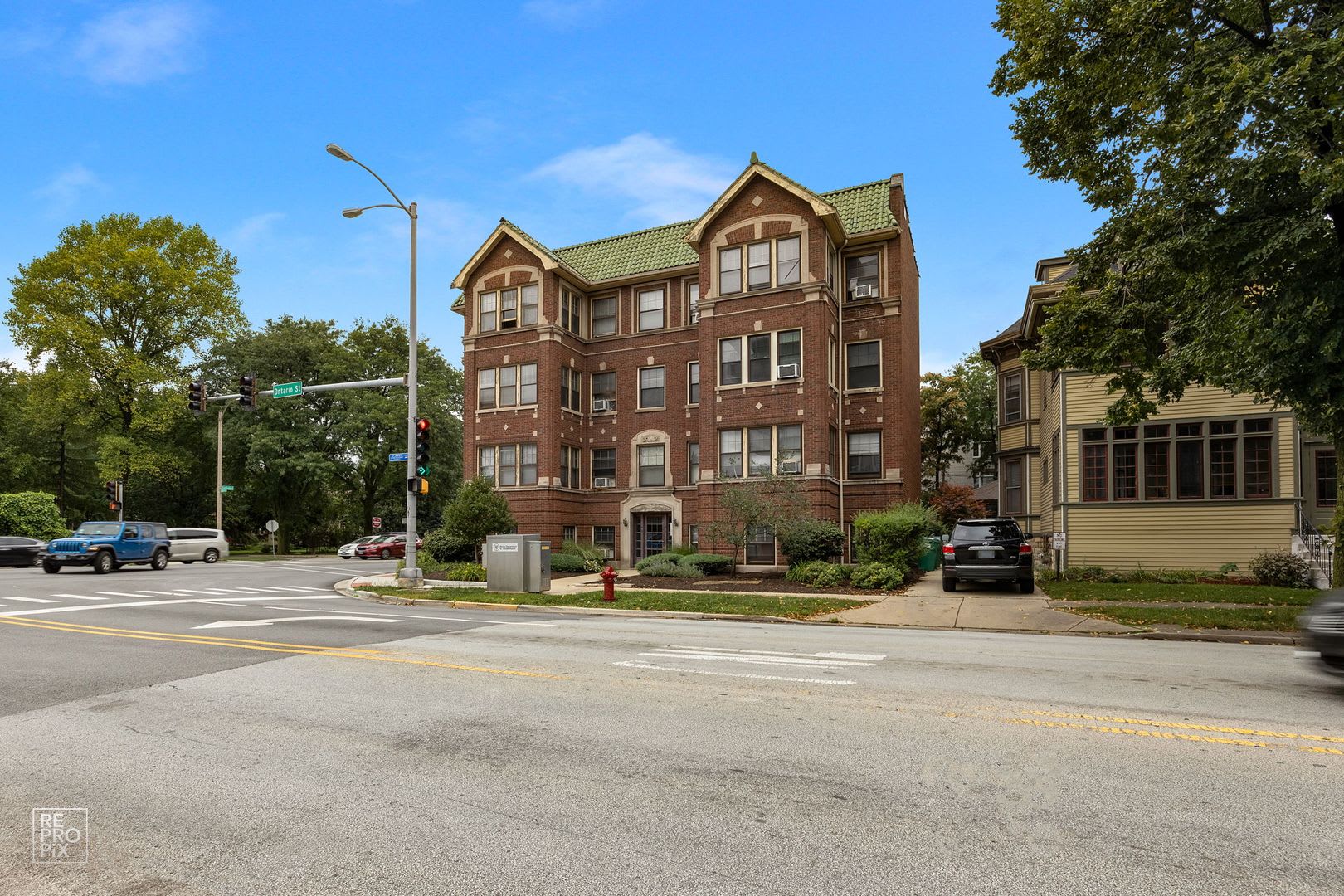 Sweet Oak Park One Bed in a Great Location – photo 1