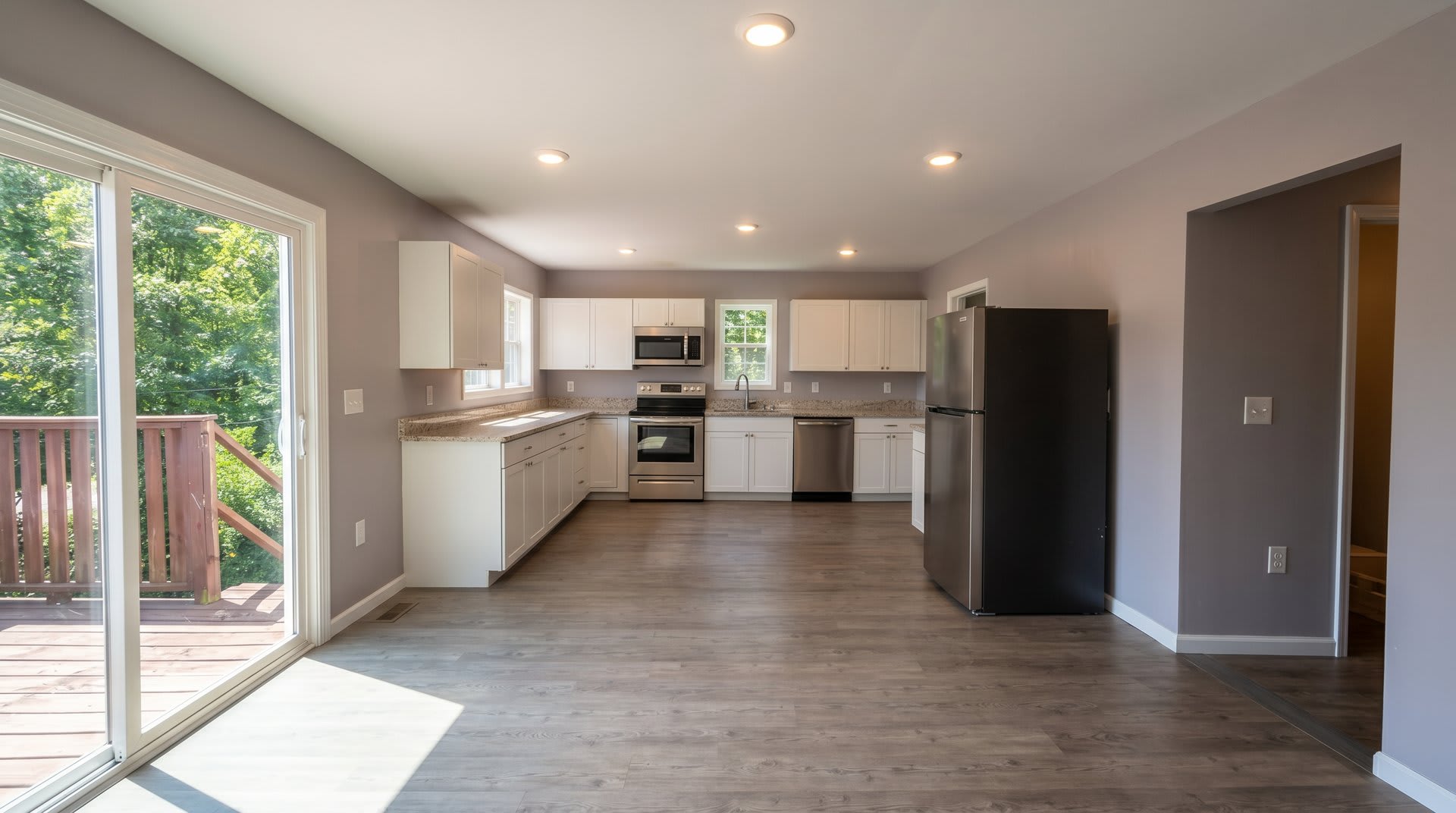Renovated 2-Bedroom Home with Two Baths and Expansive Deck – photo 4