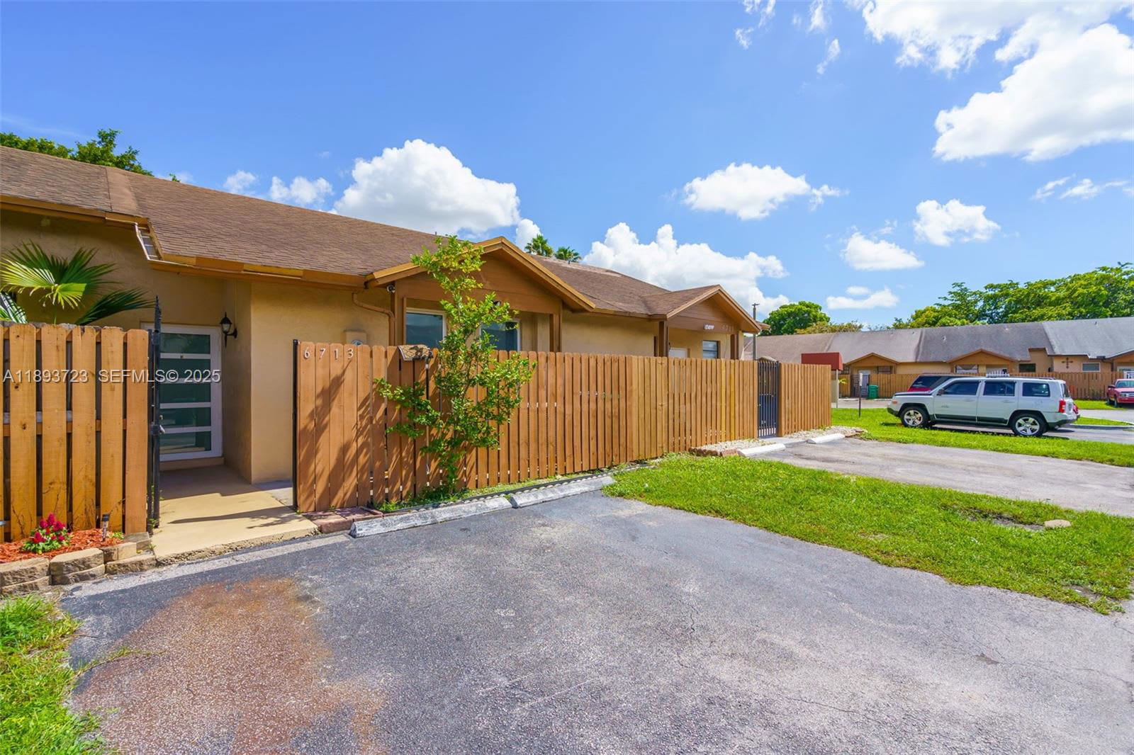 6713 Northwest 188Th Terrace – photo 1