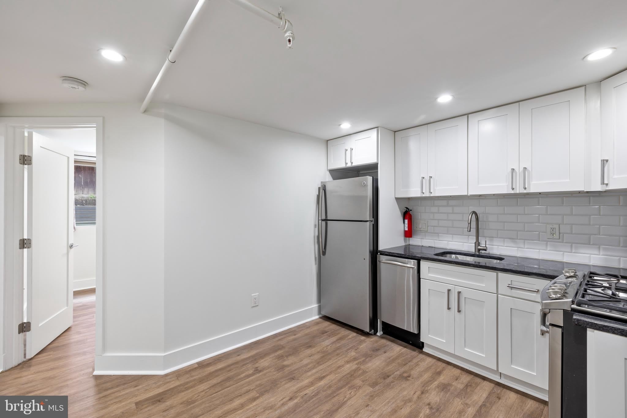 1514 NEWTON Street NW – photo 5