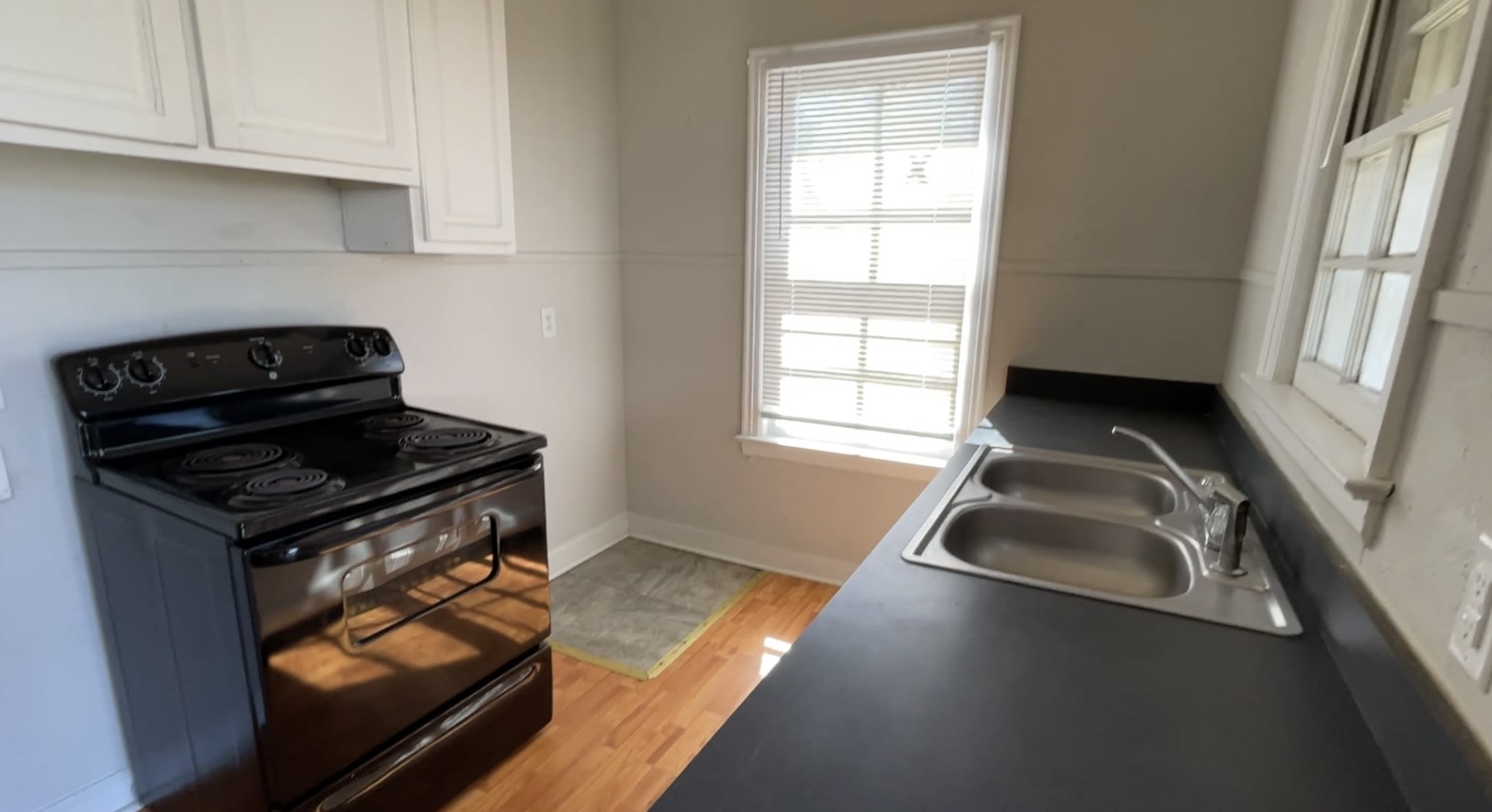 701 E NW – photo 2