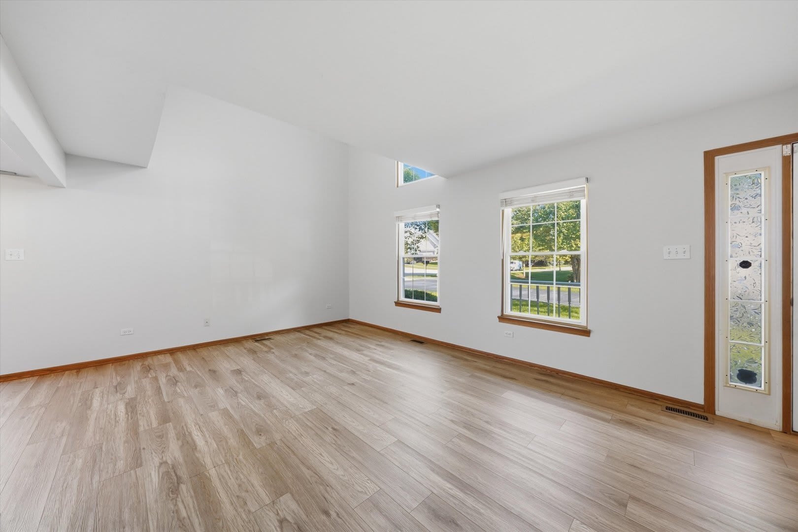 16051 Laurel Drive – photo 5