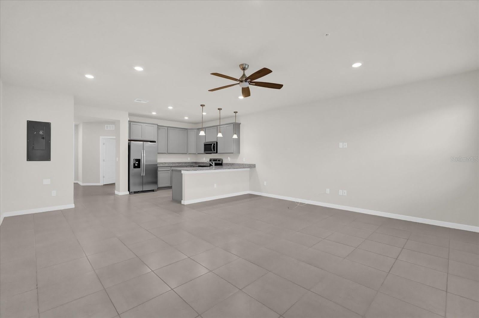 10877 WOODED ACRE Alley – photo 4