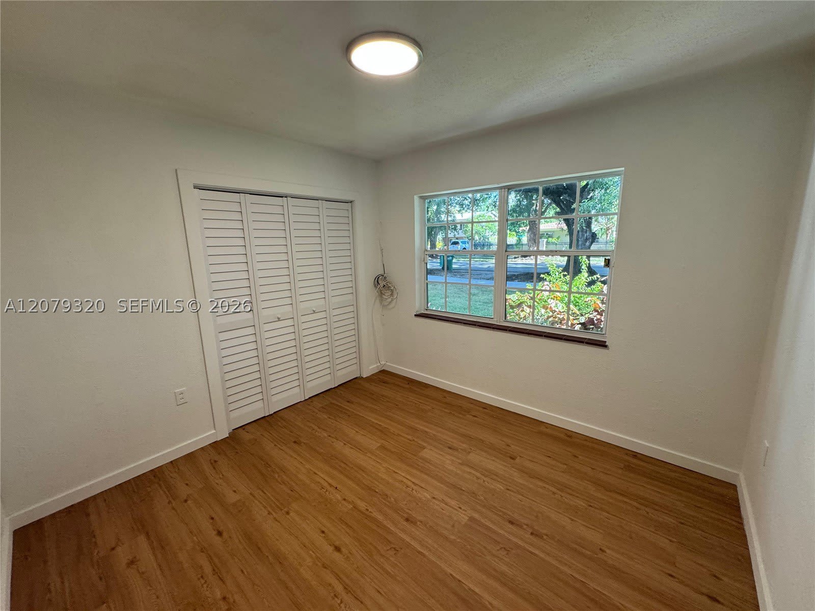 5765 SW 48th St – photo 4