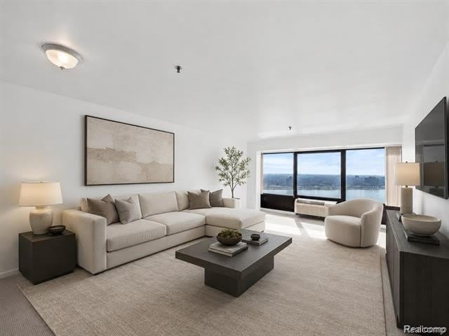 1001 W Jefferson Avenue – photo 4