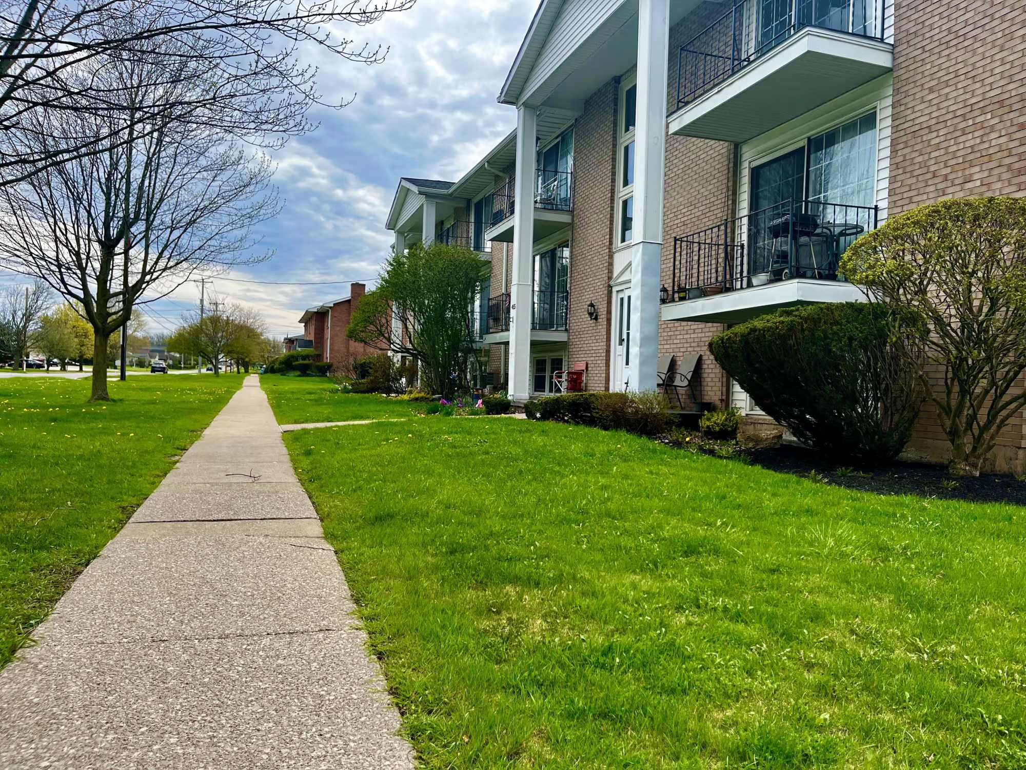 East Towne – photo 4