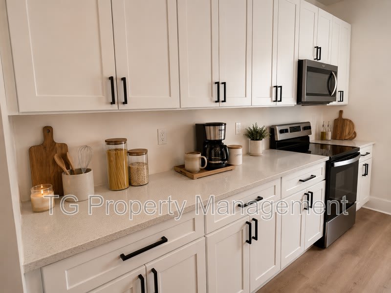 30 Sanford St – photo 2
