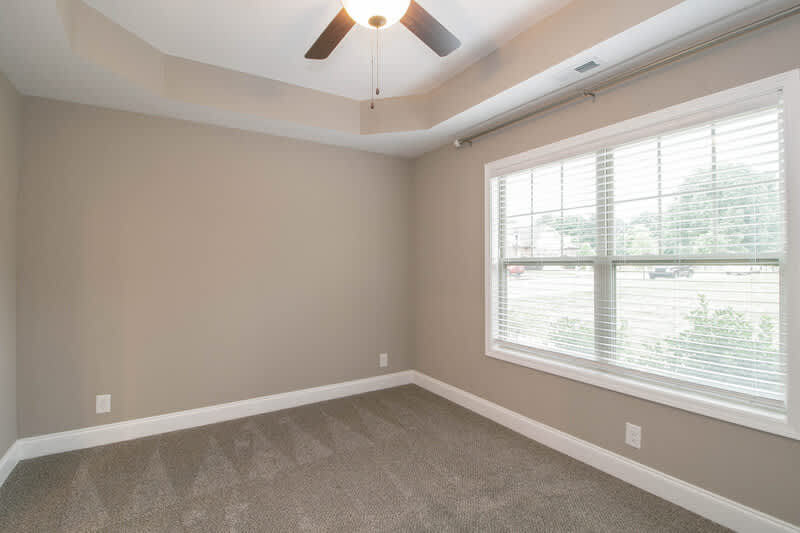 180 Dundee Drive – photo 3