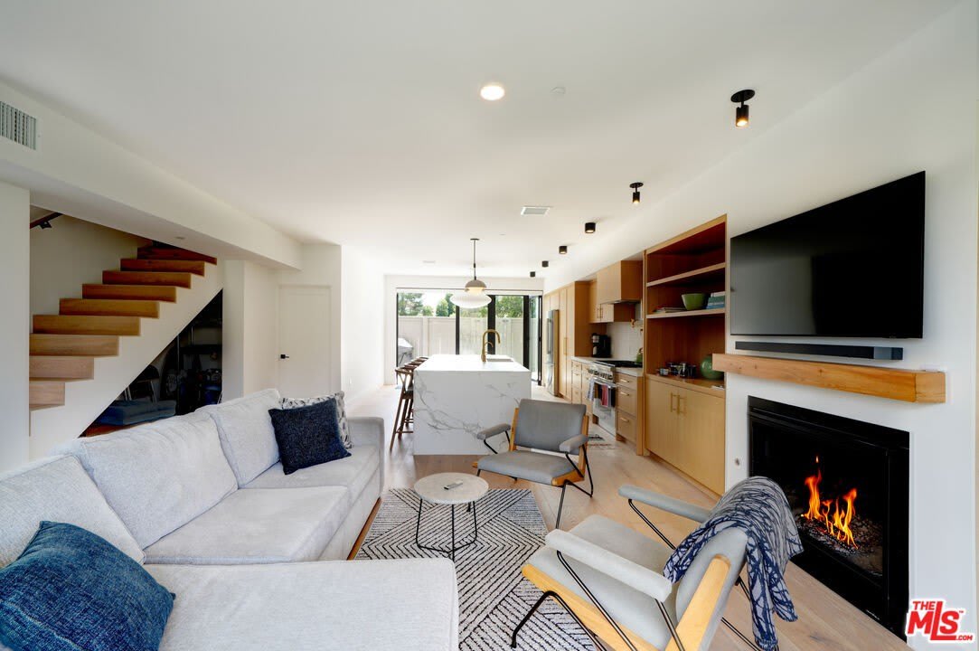 6208 Tapia Dr – photo 4
