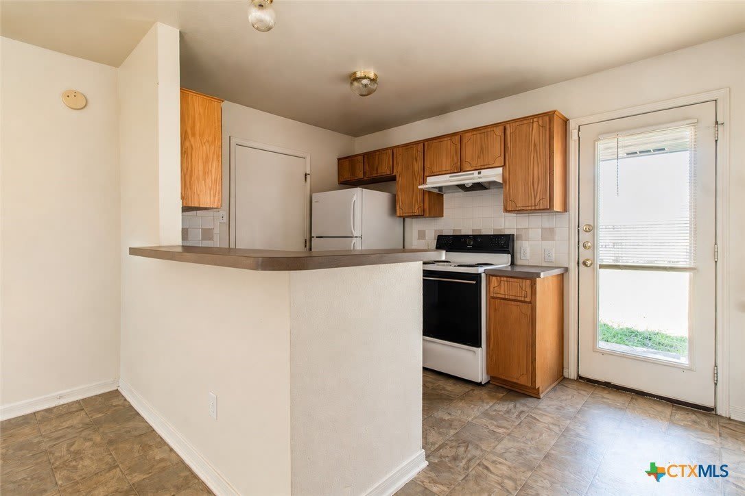 102 E Robin Lane – photo 4