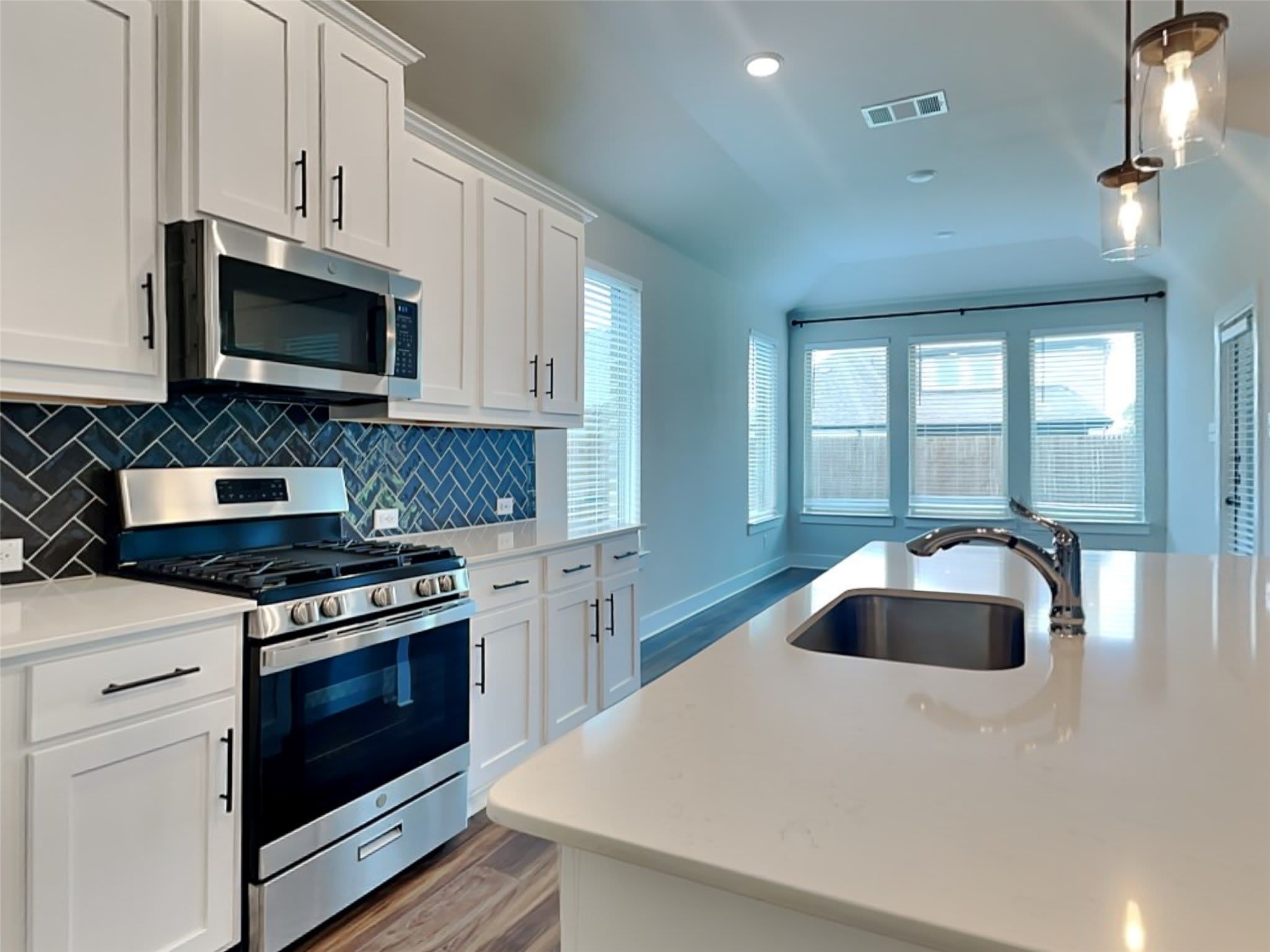 606 Taylor Drive – photo 3