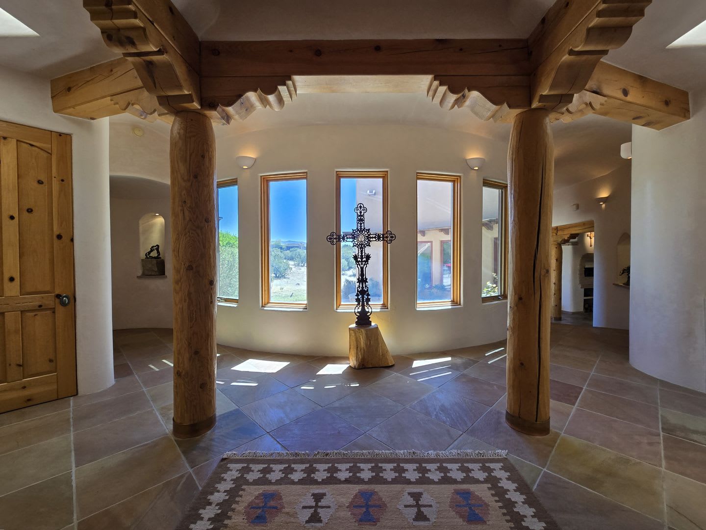 Pueblo Style Retreat In Las Campanas – photo 2