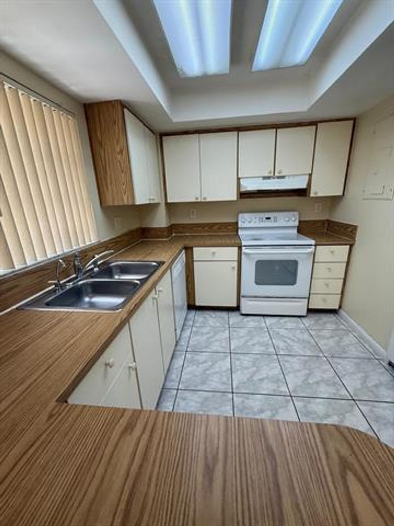5232 Sw 122Nd Ter Th 5232 Cooper City Fl 33330 – photo 4