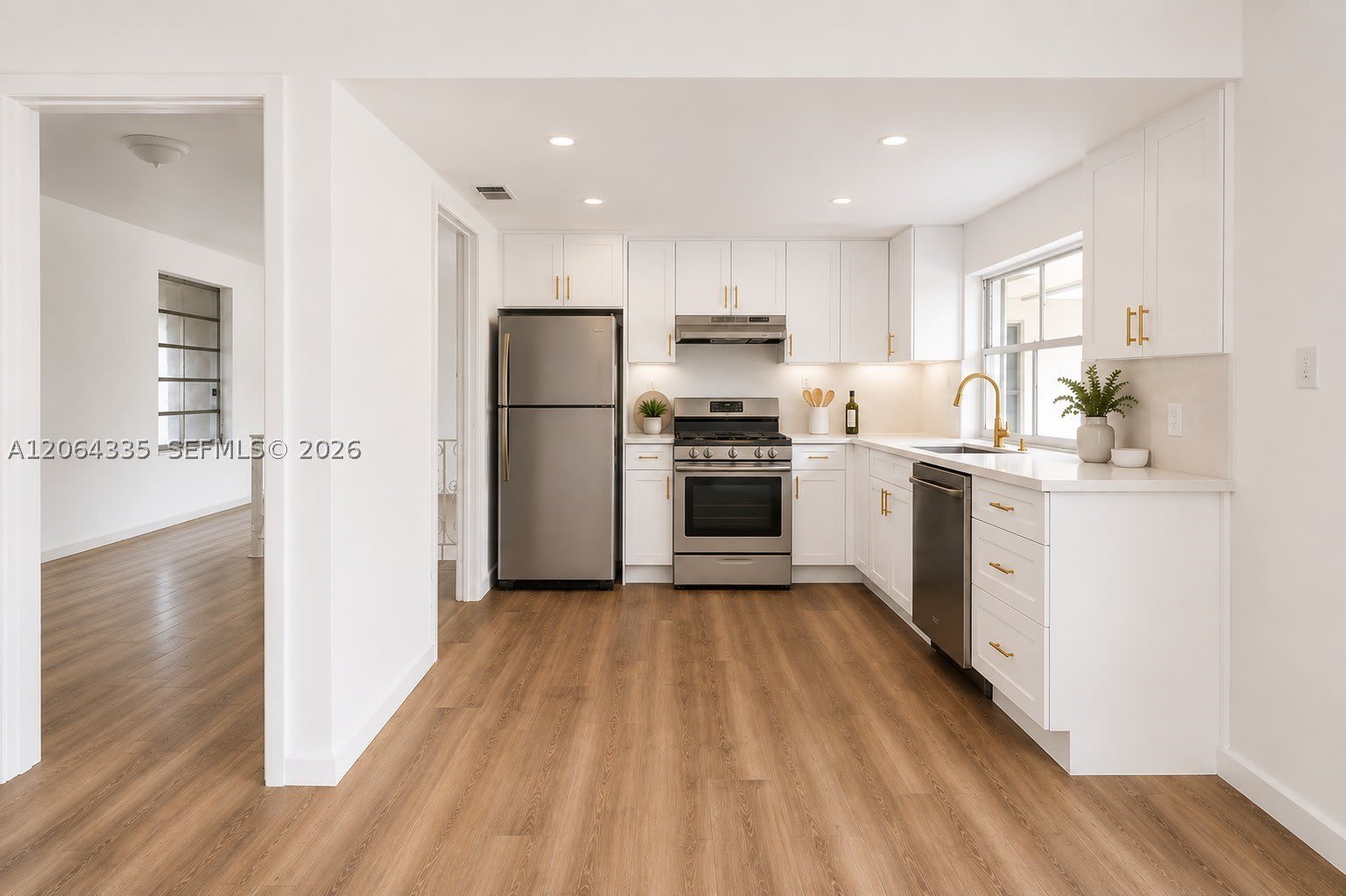 17355 Ne 7Th Ave – photo 2