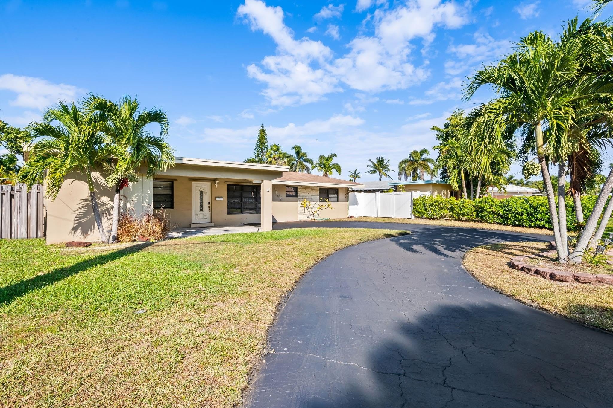 1601 NE 63rd Street – photo 4