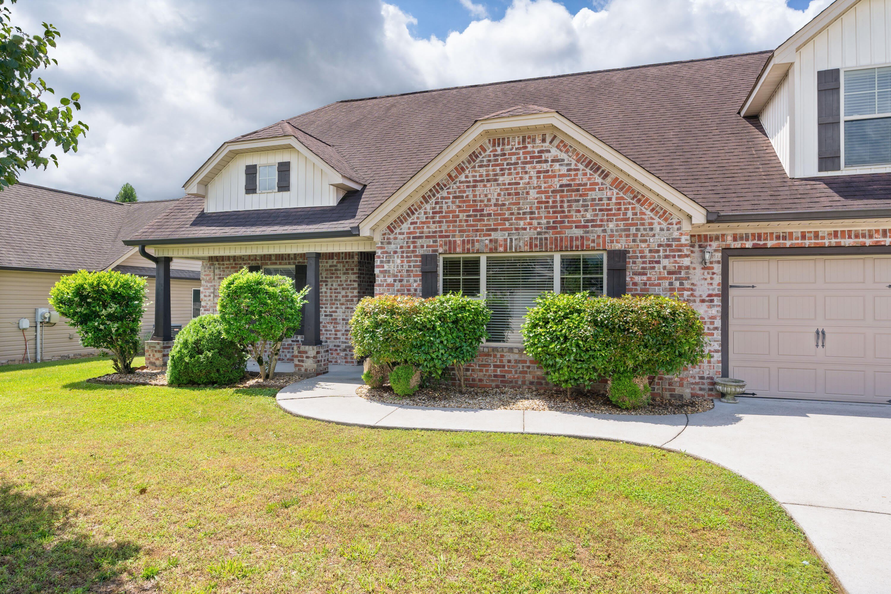 3384 Willow Lake Circle – photo 2