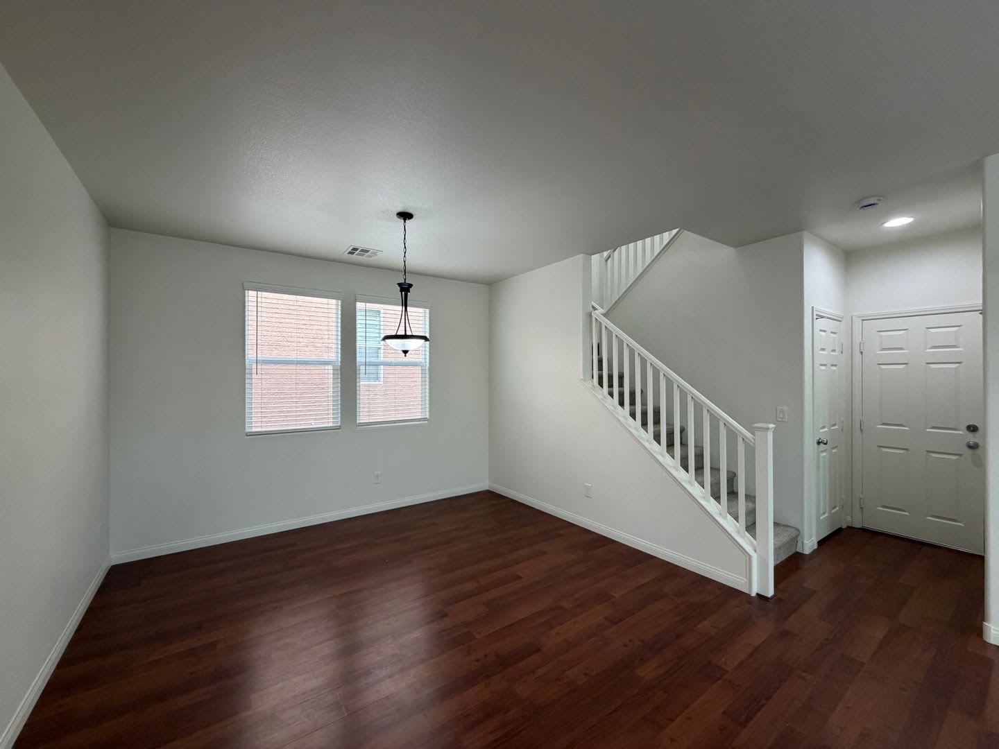 Great location in between Rhodes Ranch and South Summerlin – photo 5