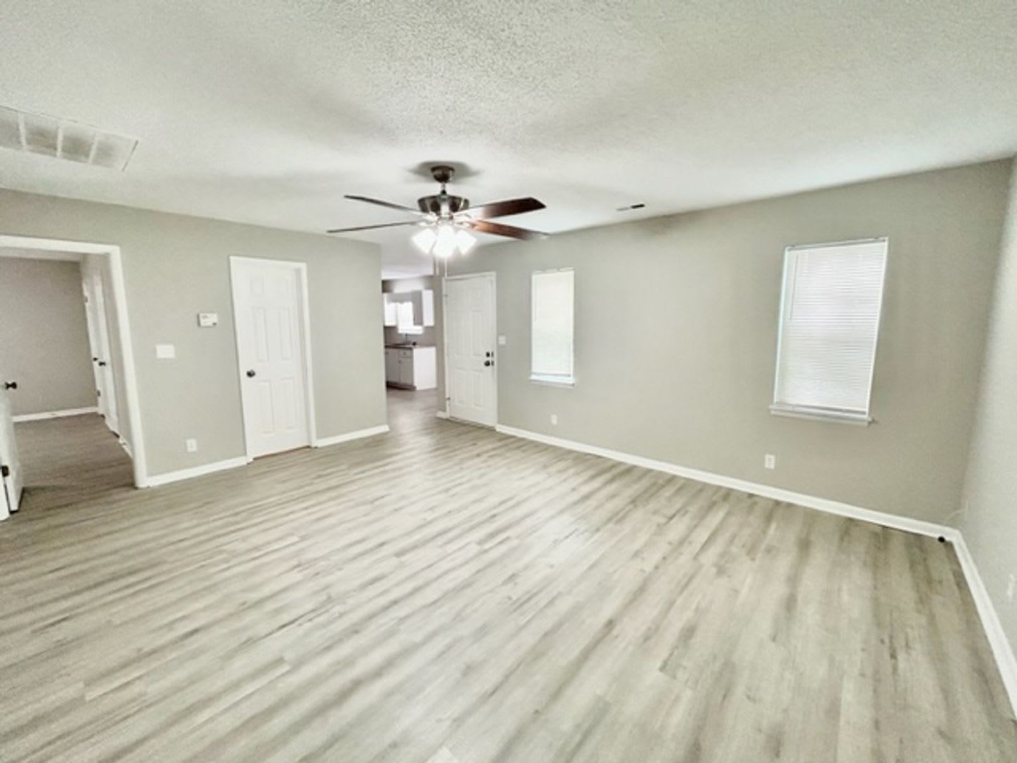Move-In Special $350.00 off your 1st months rent! – photo 4