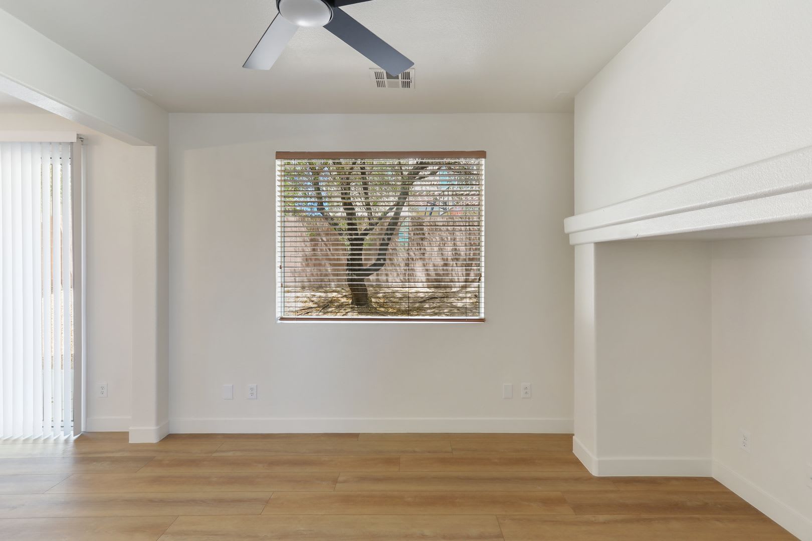 Beautiful Southwest Vegas 3 Bedroom Home – photo 5