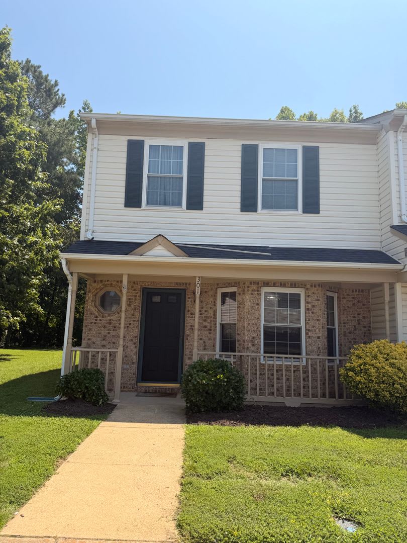 301 Wrought Iron Bend (Smithy Glen) Yorktown 23693 – photo 1
