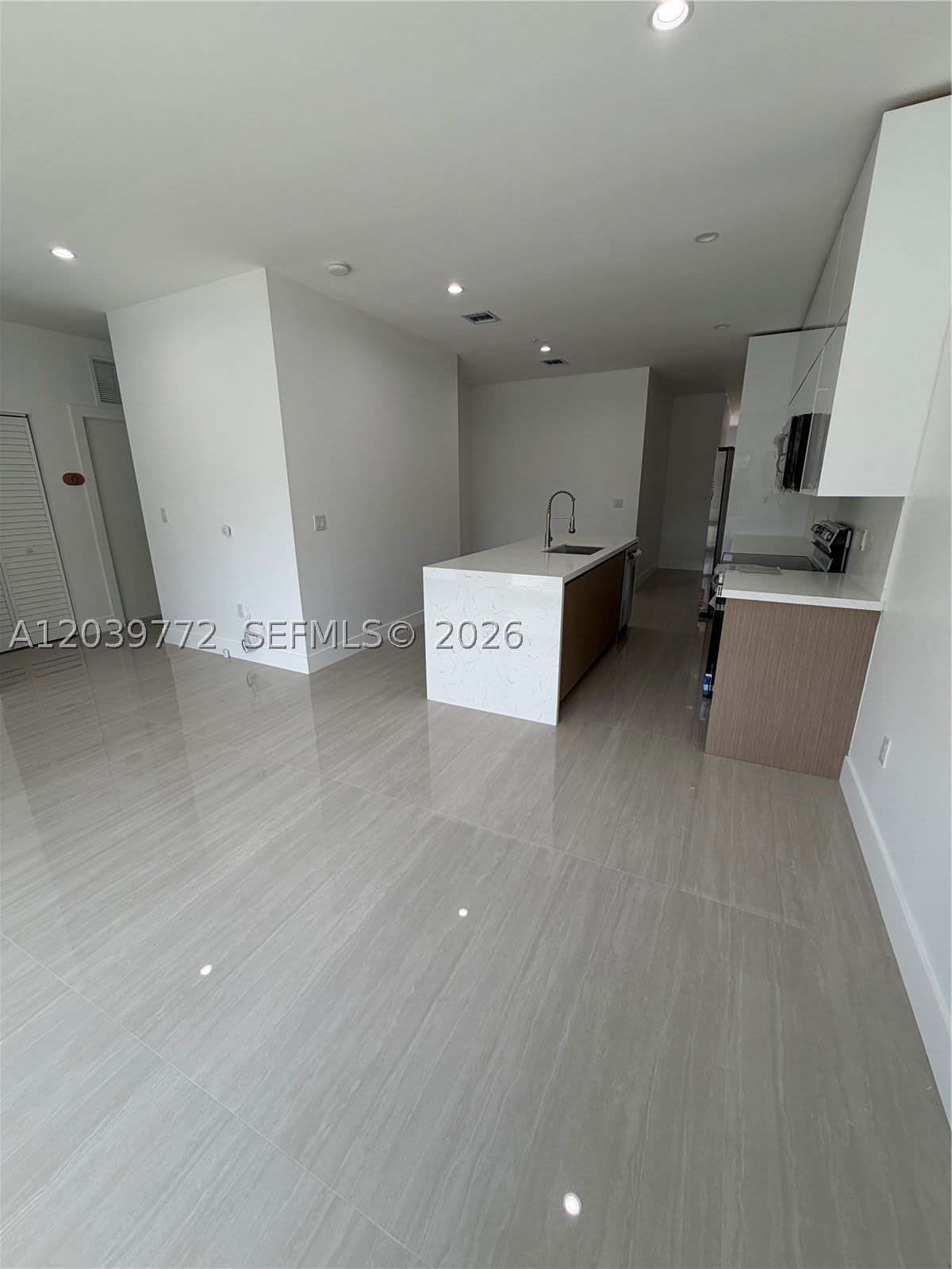 9708 Nw 26Th Ave – photo 2