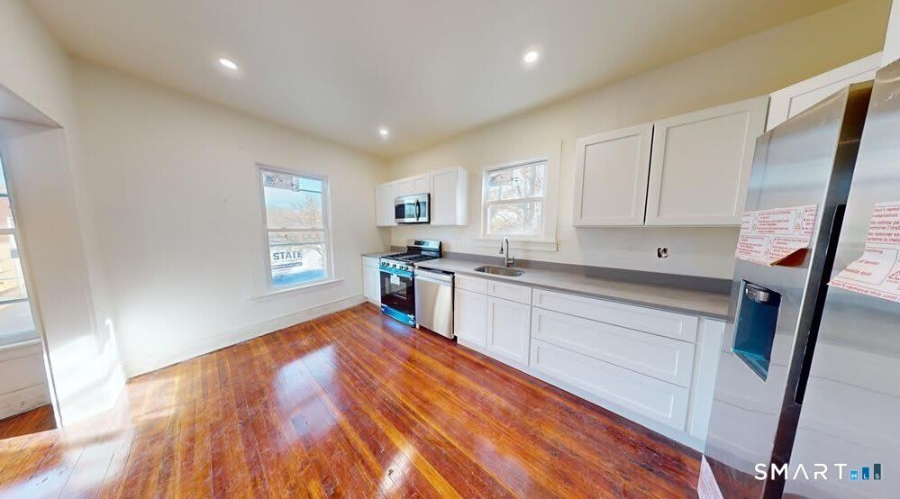 736 Main Street – photo 5