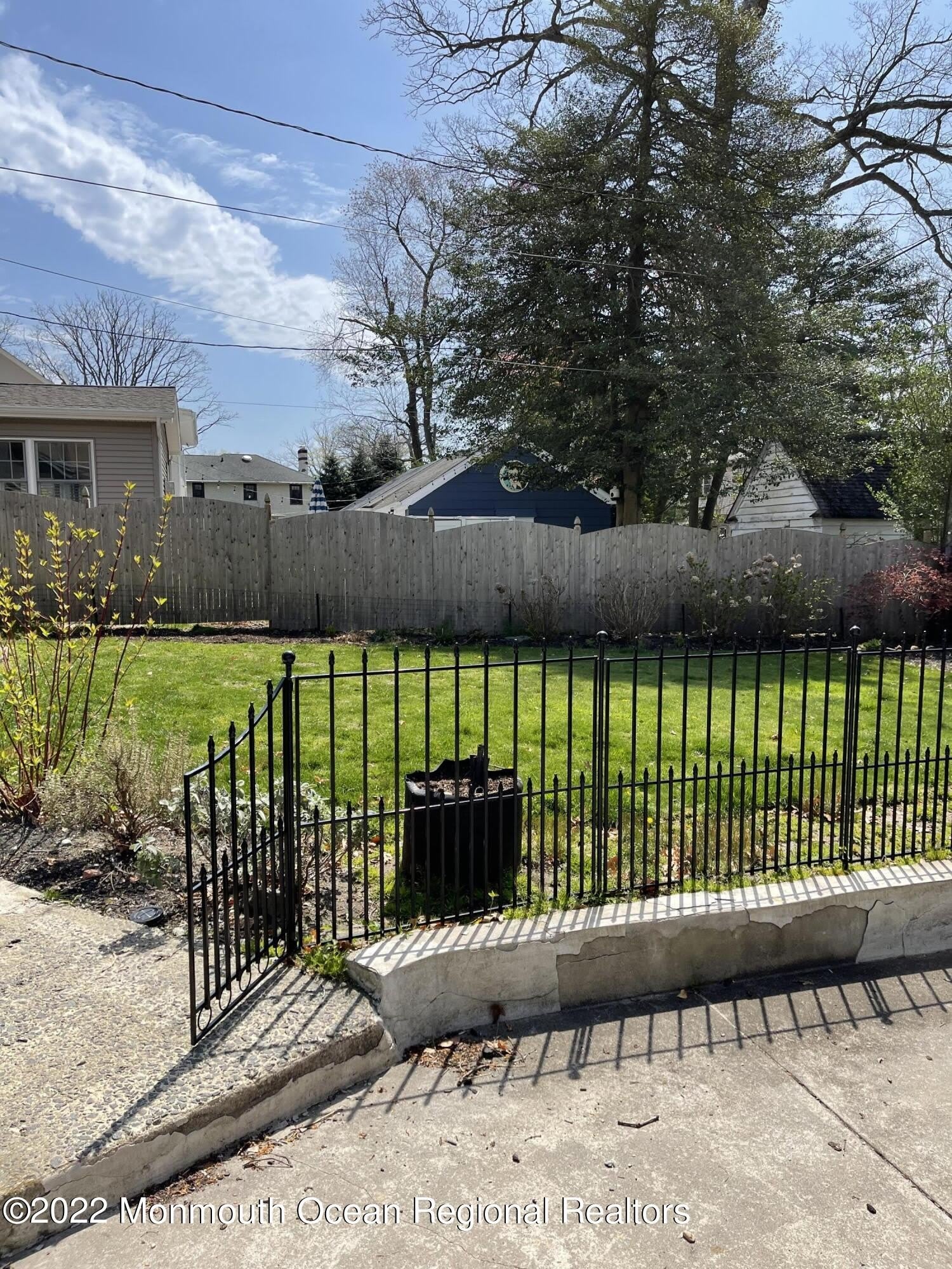 510 Blanchard Parkway – photo 2