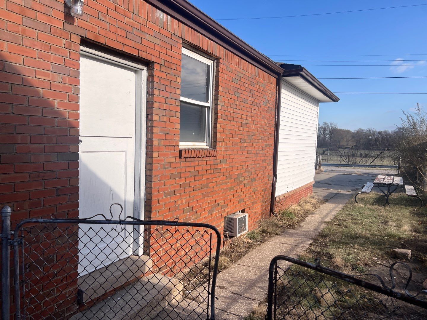 House For Rent – photo 3