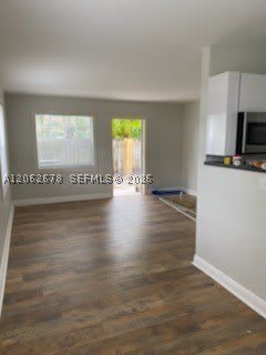 35 NE 13th St – photo 1