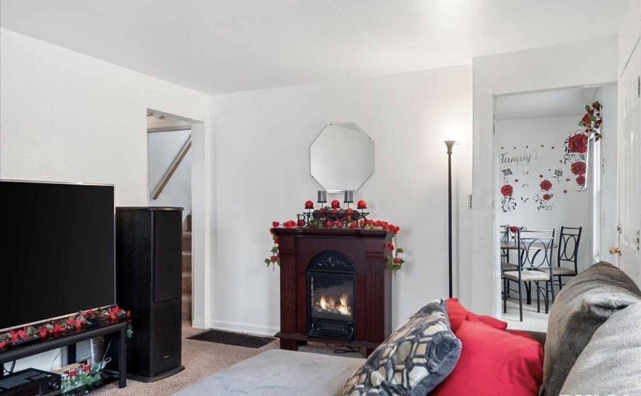 2281 E Keys Ave – photo 4