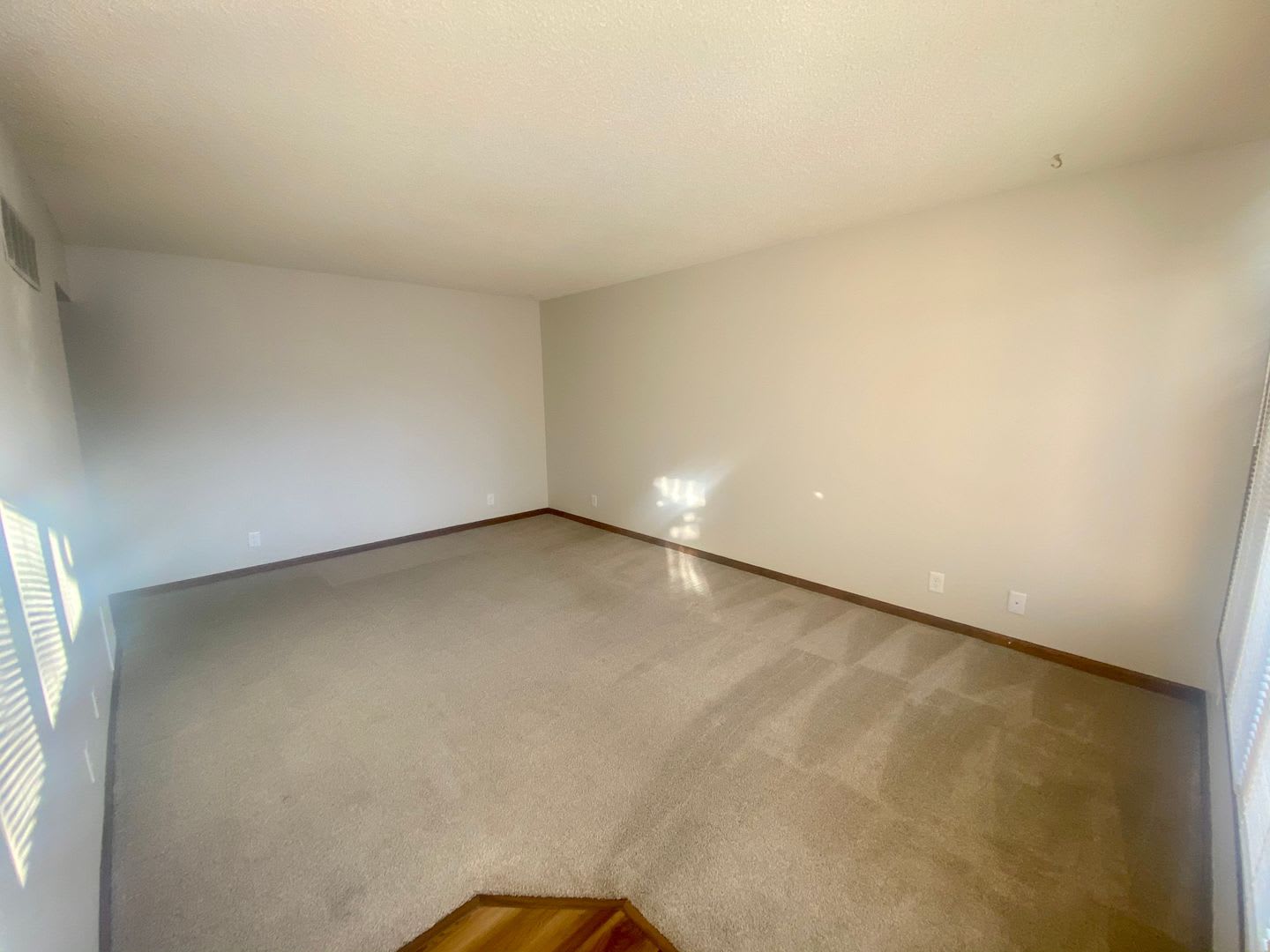 2 Bedroom and 1 Bathroom Town House Available to tour September 1st, 2026! – photo 3