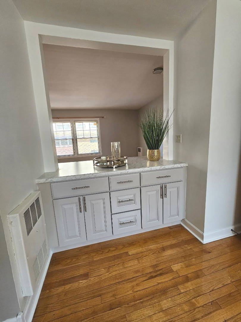 7526 N RIDGE Boulevard – photo 5