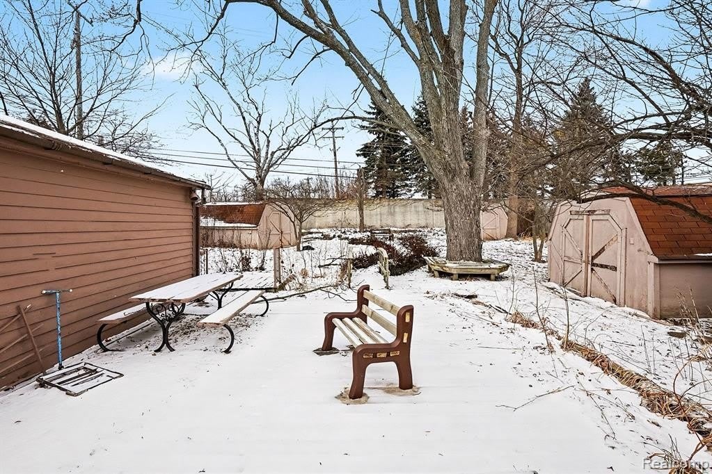 672 Linda Vista Drive – photo 4