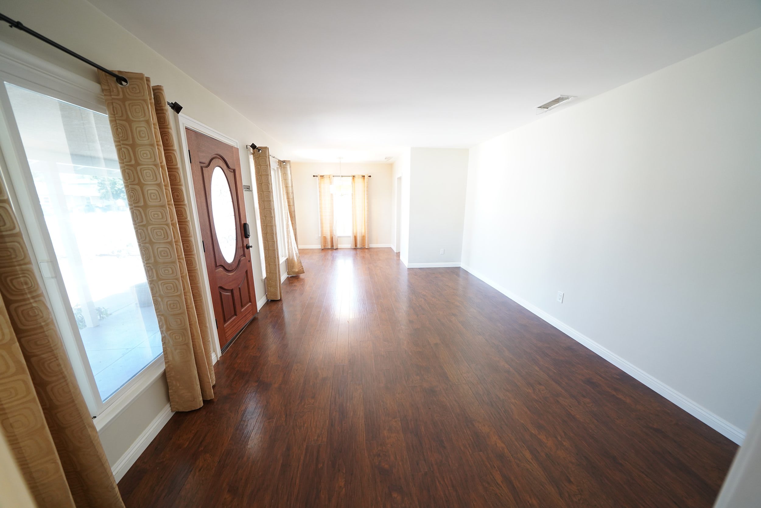 11252 Delano Street – photo 3