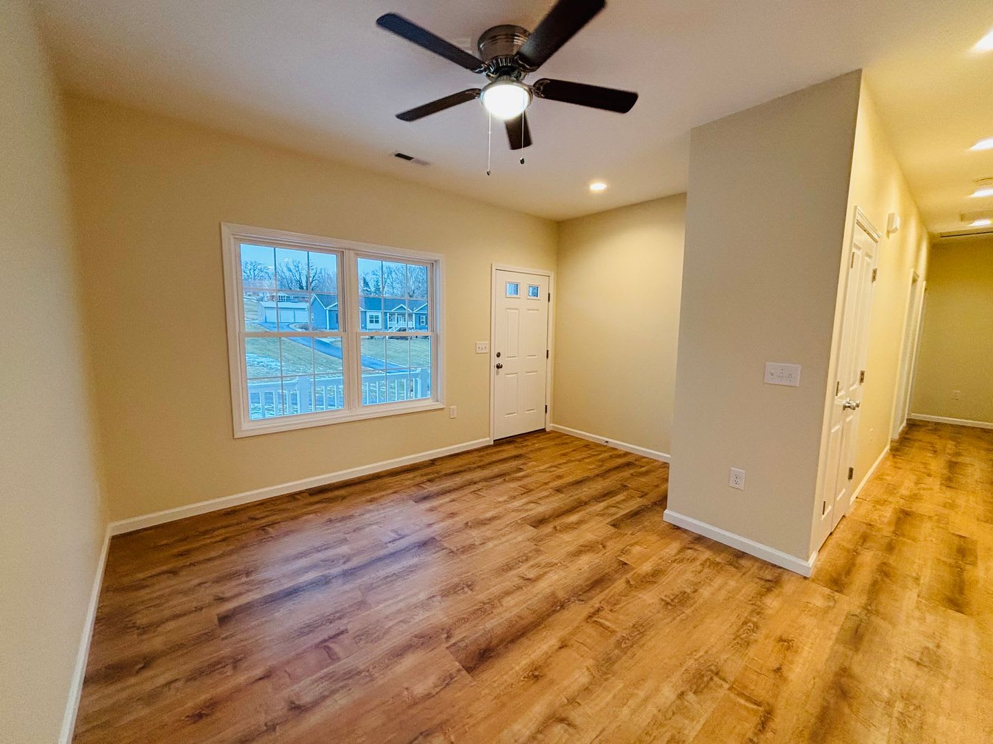 3 Bedroom, 2 Bath Home – photo 3