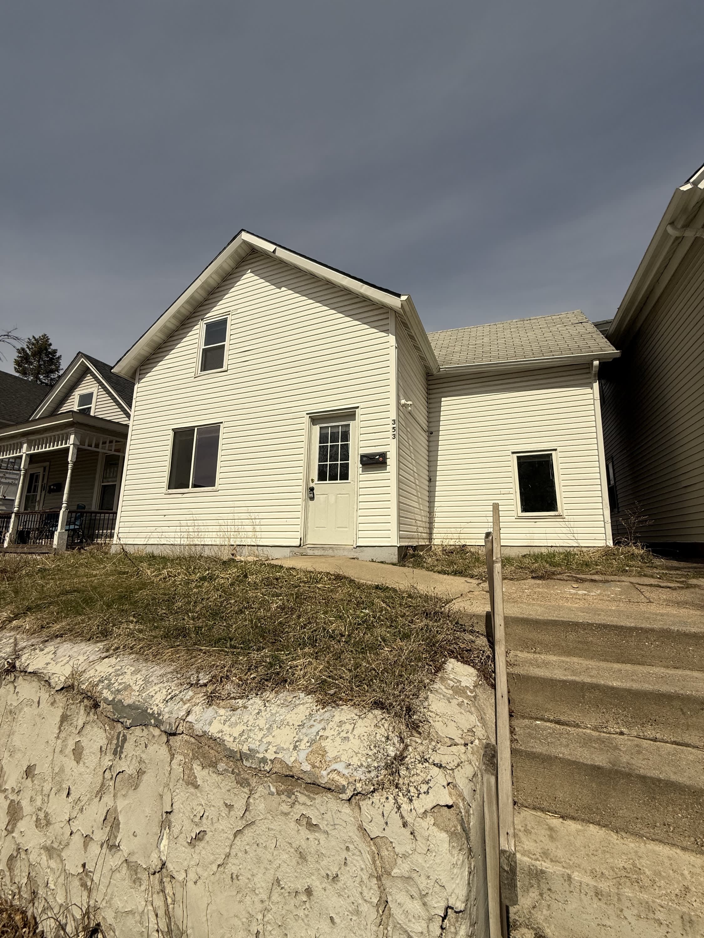 353 Sherburne Ave. – photo 1