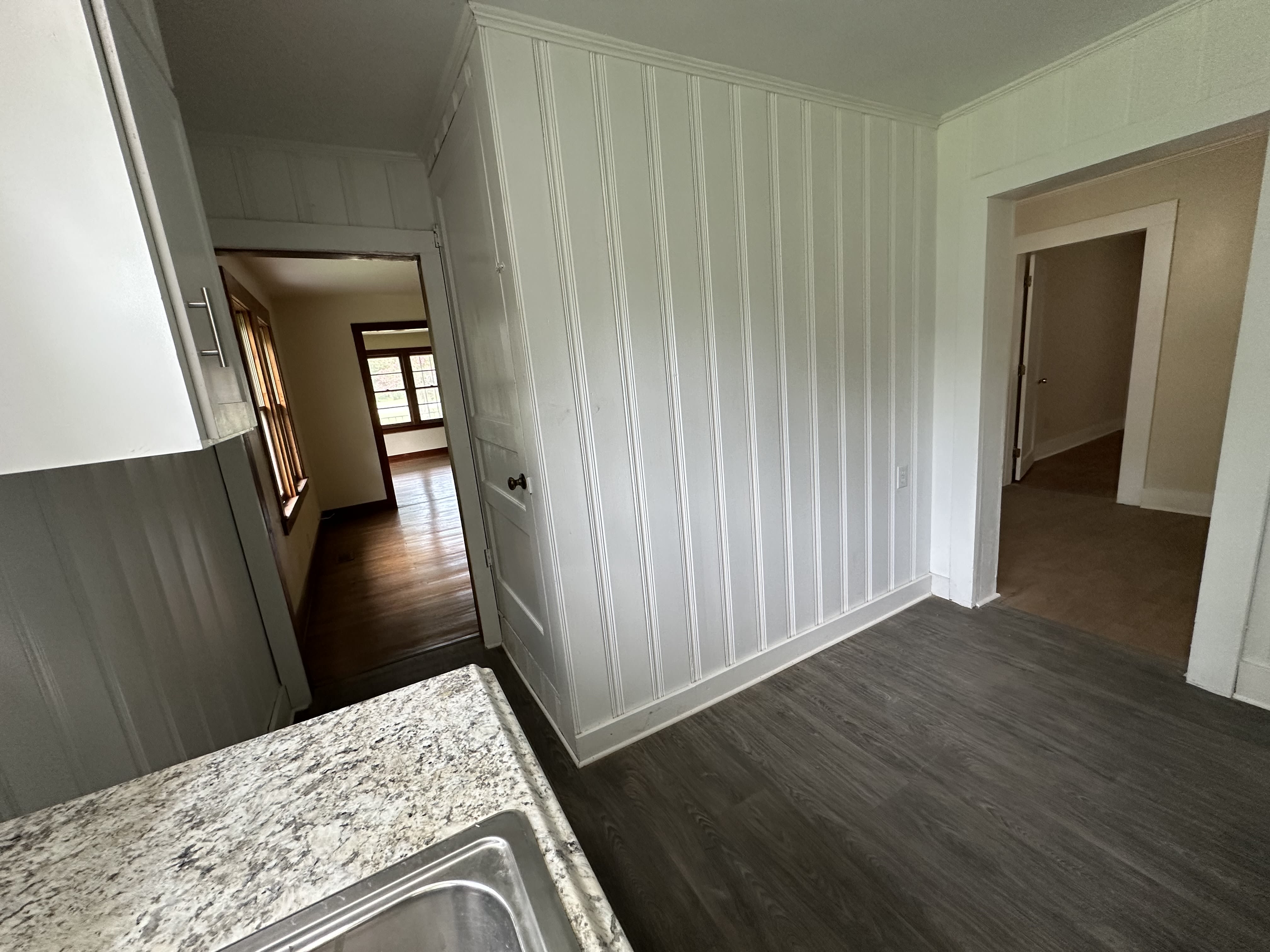 601 W Main St – photo 5