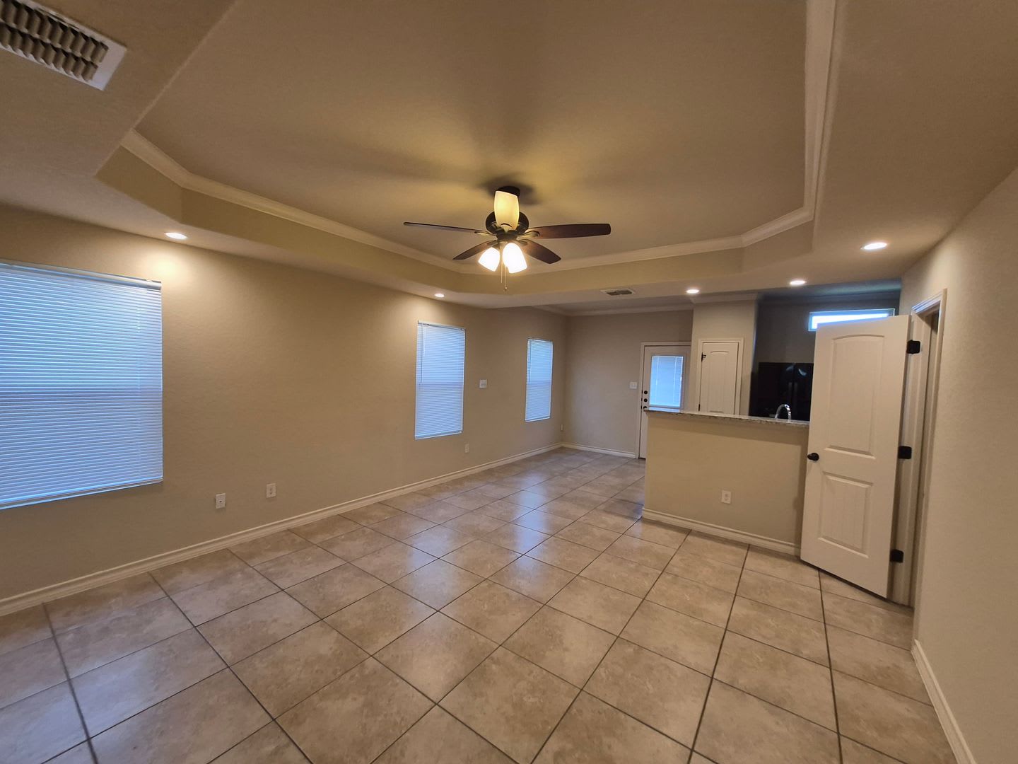 6850 Lakeview Dr 101 San Antonio Tx 78244 – photo 2