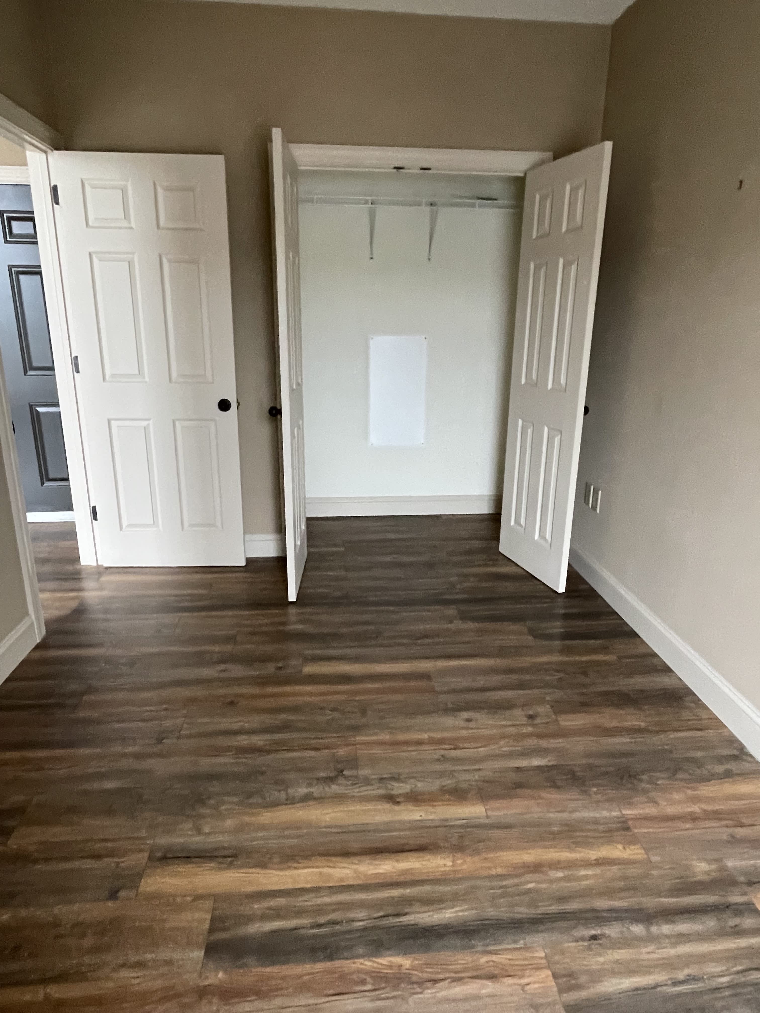 245 W Broad St – photo 5