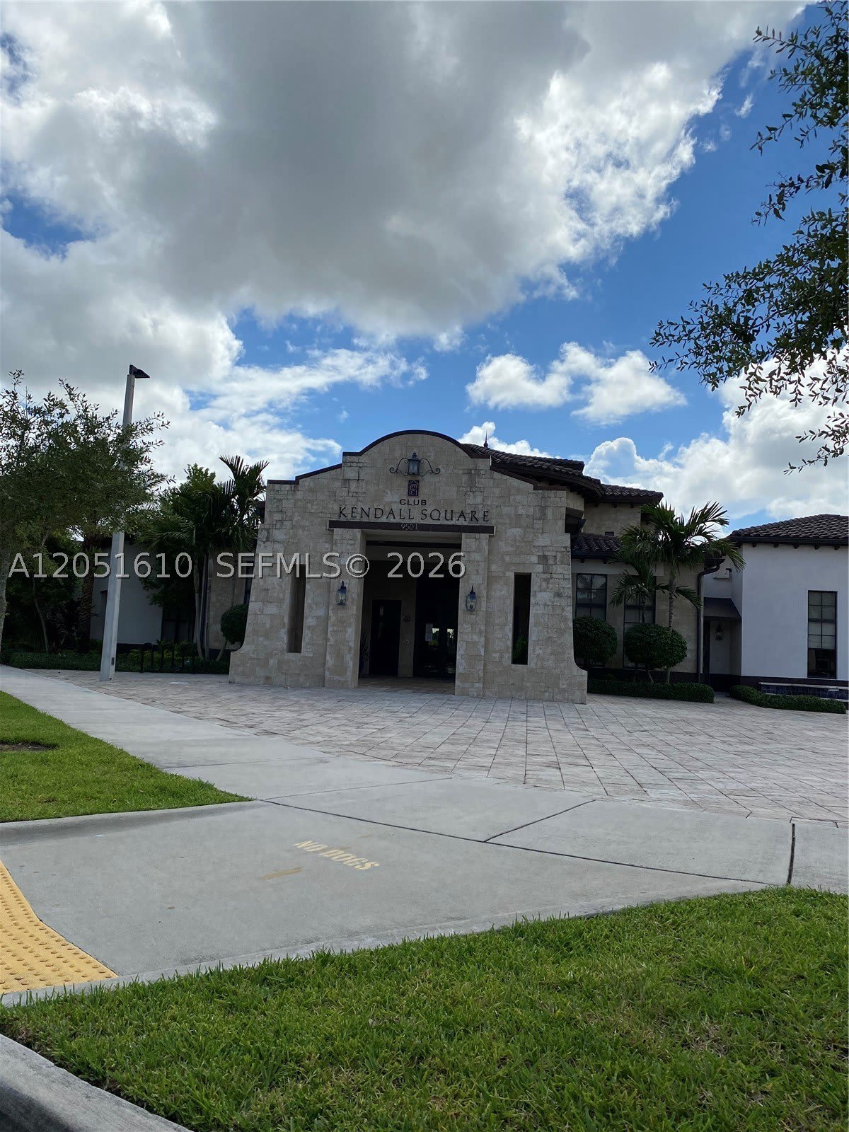 16731 SW 96th St – photo 1